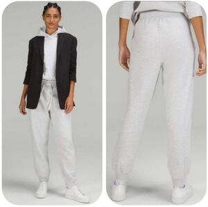 Lululemon Scuba High Rise Relaxed Jogger | Heathered Core Ultra Light Grey | 6